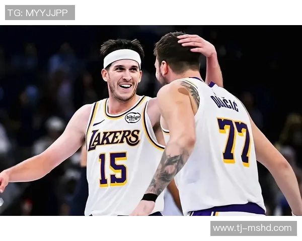 湖人对阵开拓者精彩直播回顾及赛后分析8月23日赛事亮点揭秘